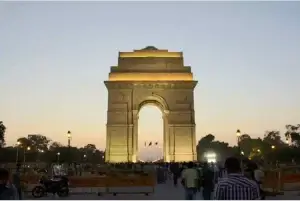 delhi india gate 300x201