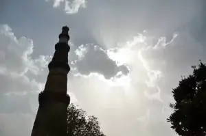 delhi qutub minar 300x199