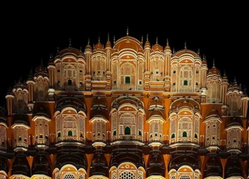 Hawa Mahal in Jaipur: The Royal Tales!