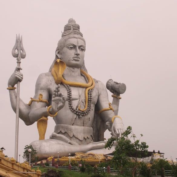 huge idol of lord shiva in gokarna