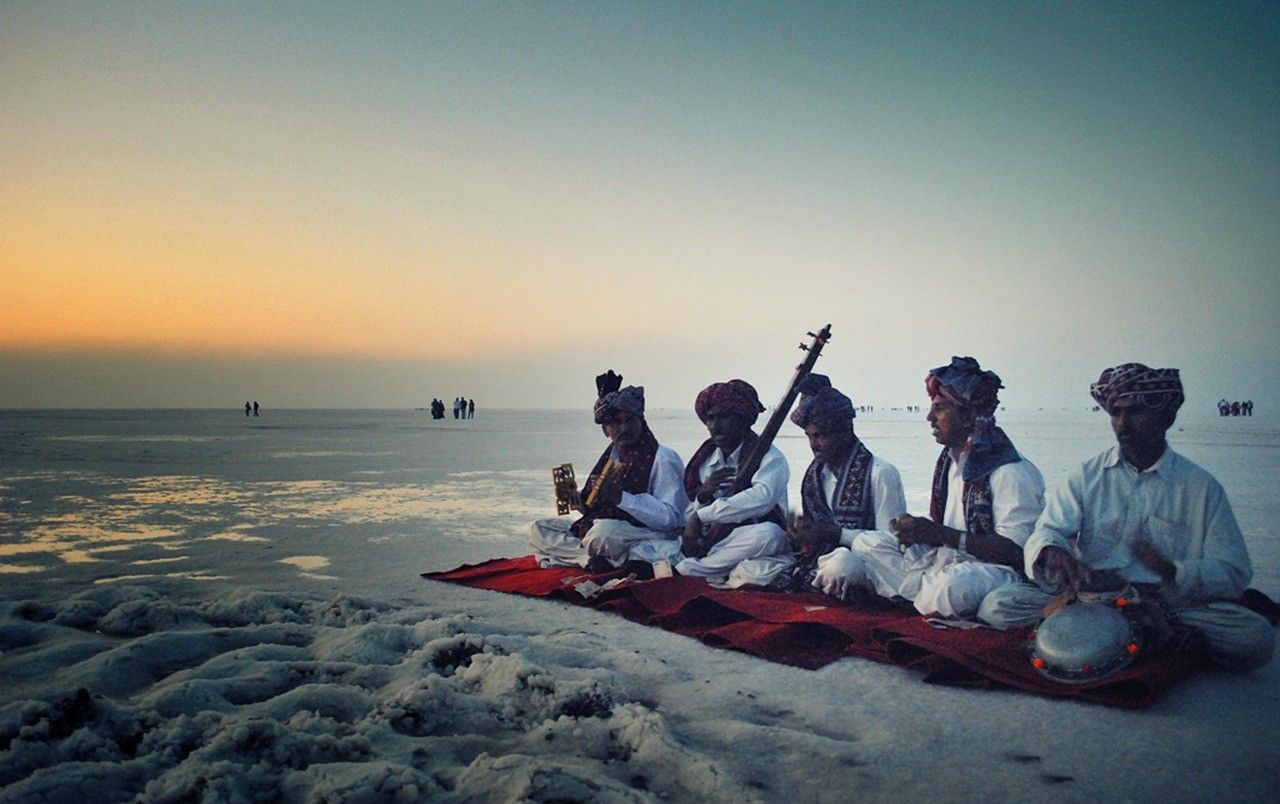 cultural performance in gujarat India cultural performance in rann utsav in India