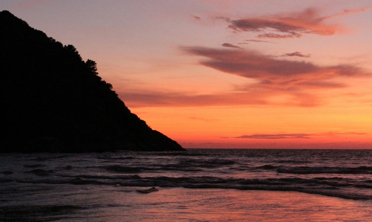 serene sunset on kudle beach 