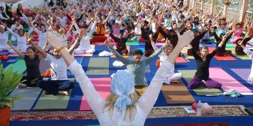 India yoga tour 500x360